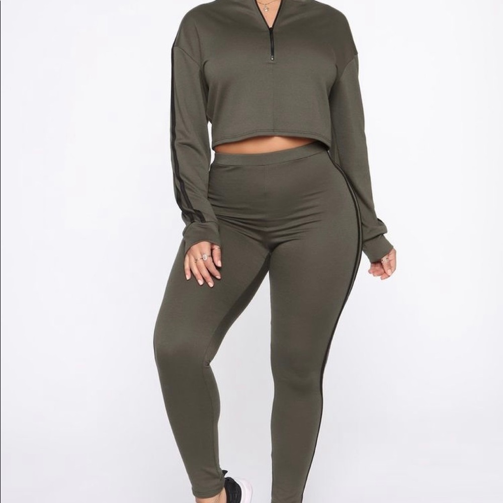 Never Settle Legging Set - M View 2
